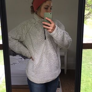 Cozy Sherpa sweatshirt size Medium!